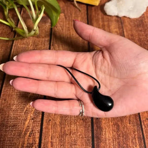 Collar de Ónice Negro en Gota – Mineral de Protección y Corte Energético